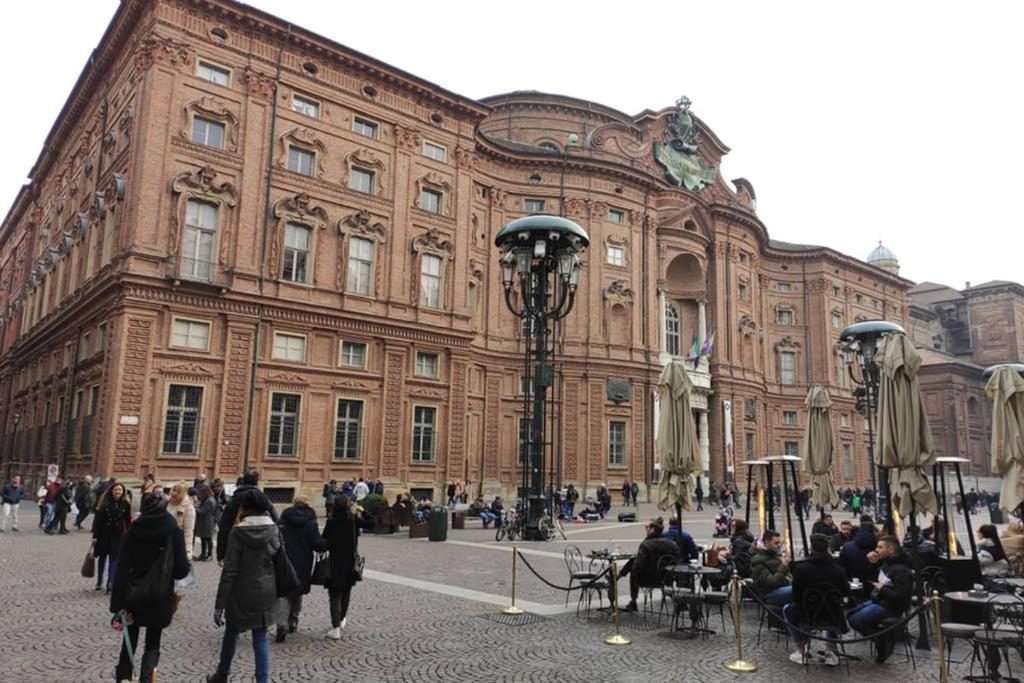 Apartamento Una Finestra Sui Tetti Di Torino Exterior foto