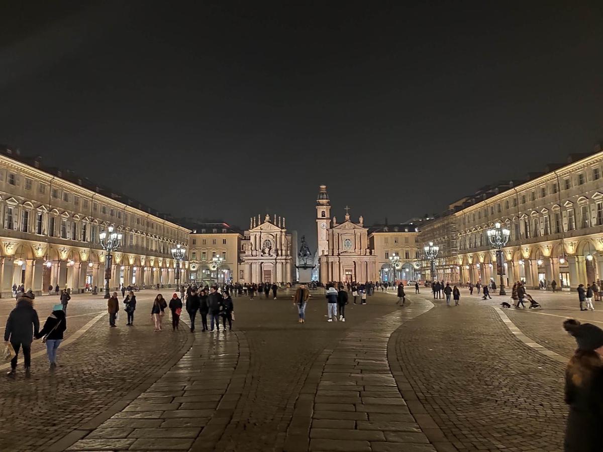 Apartamento Una Finestra Sui Tetti Di Torino Exterior foto