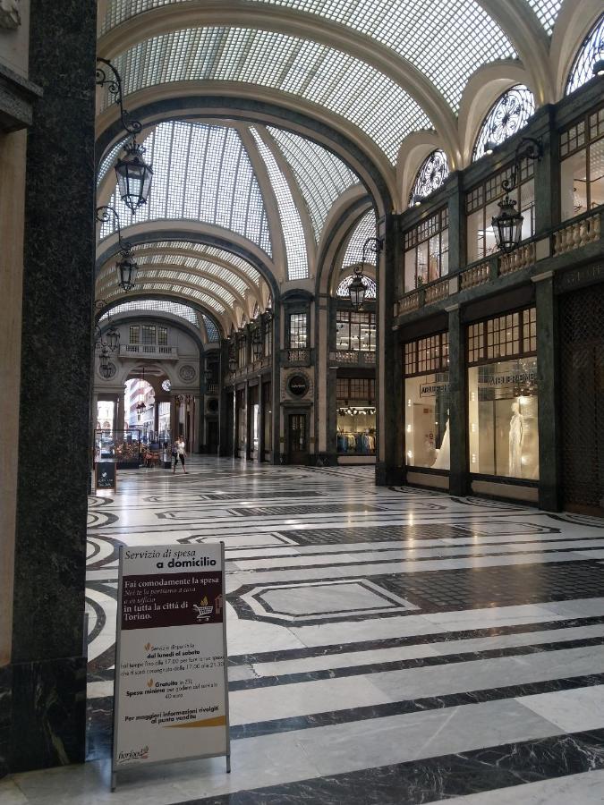 Apartamento Una Finestra Sui Tetti Di Torino Exterior foto