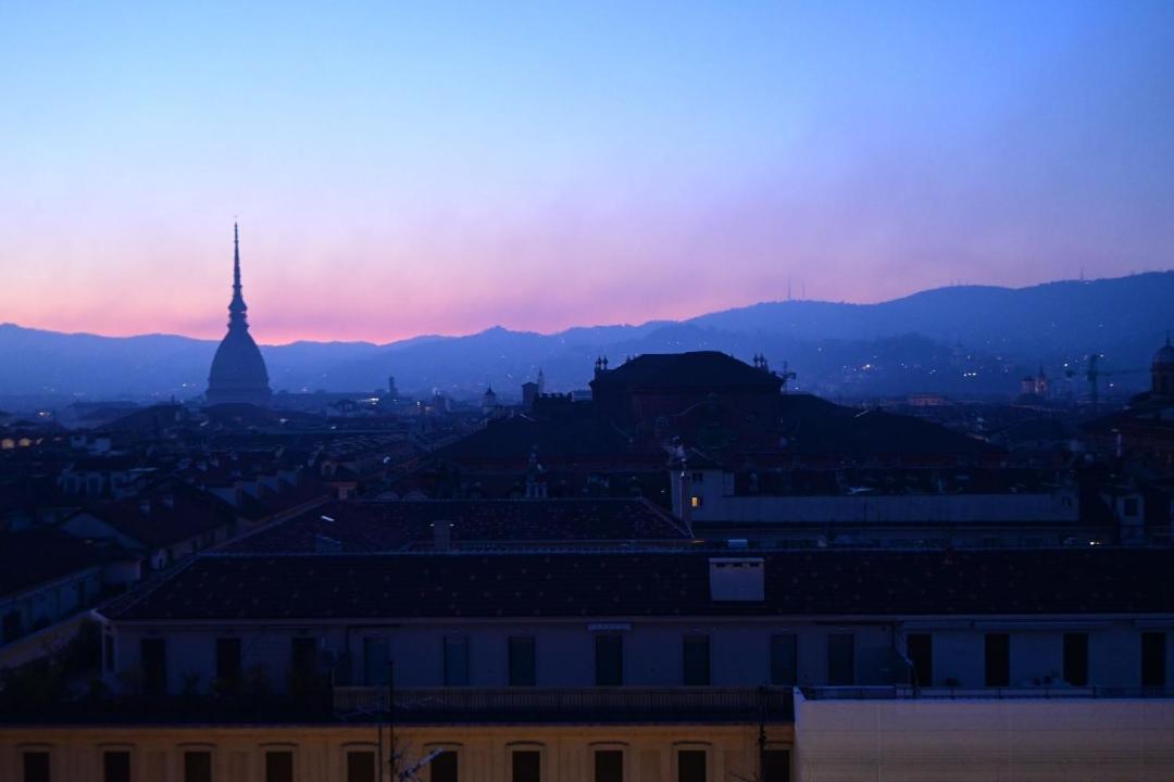 Apartamento Una Finestra Sui Tetti Di Torino Exterior foto