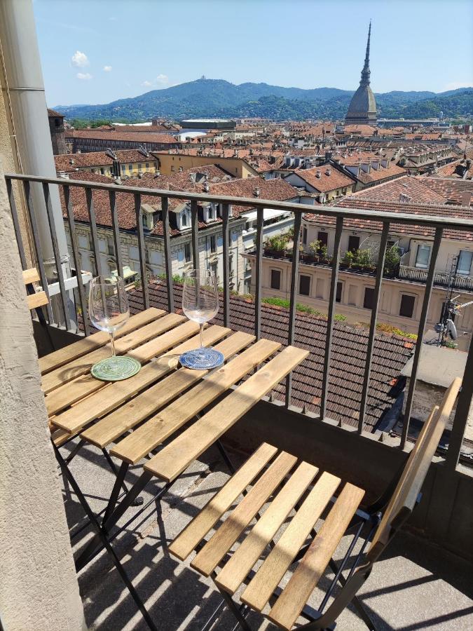 Apartamento Una Finestra Sui Tetti Di Torino Exterior foto