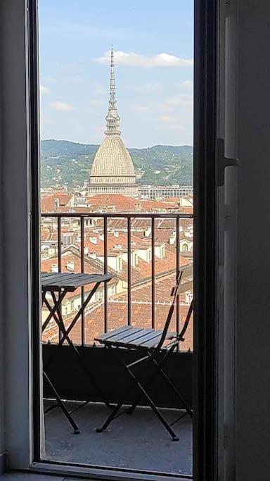 Apartamento Una Finestra Sui Tetti Di Torino Exterior foto