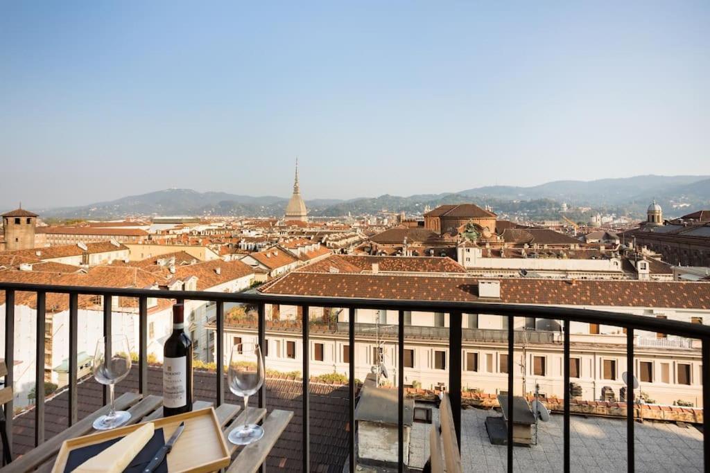 Apartamento Una Finestra Sui Tetti Di Torino Exterior foto