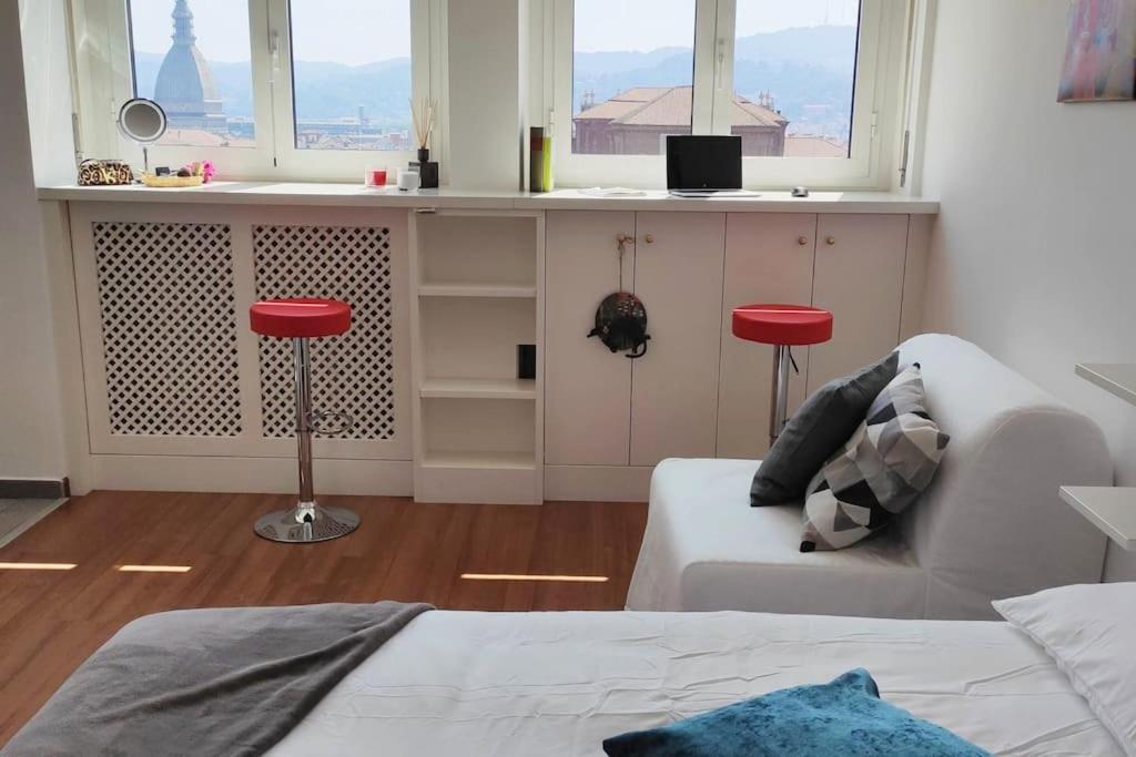 Apartamento Una Finestra Sui Tetti Di Torino Exterior foto