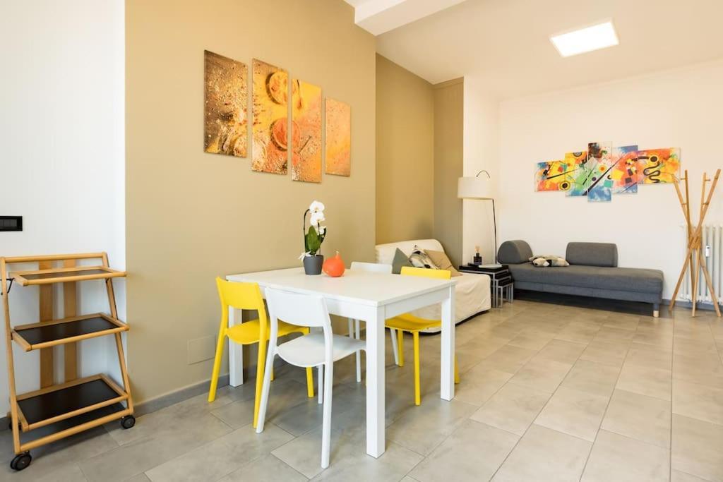 Apartamento Una Finestra Sui Tetti Di Torino Exterior foto