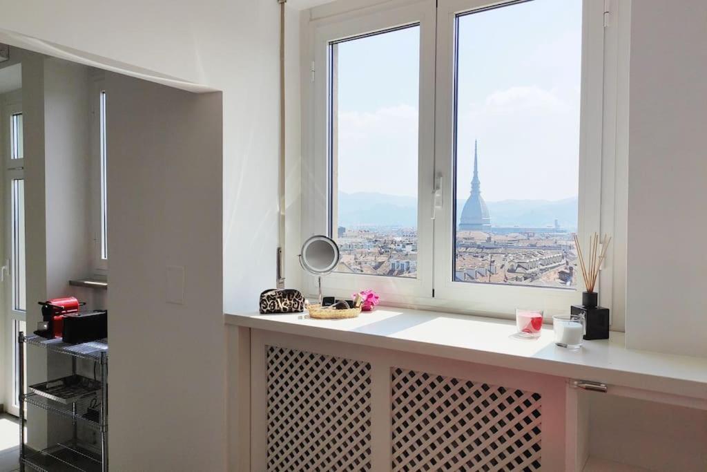 Apartamento Una Finestra Sui Tetti Di Torino Exterior foto